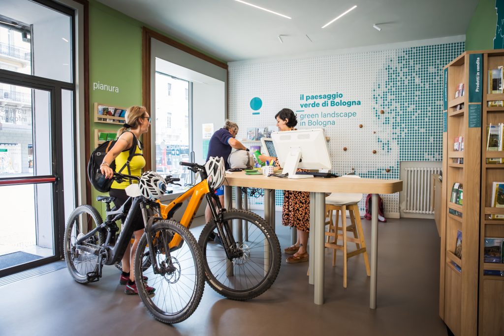 Outdoor Infopoint dedicato al verde di Bologna